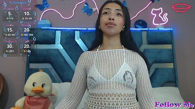 Roxan_Fox-'s cam snapshot