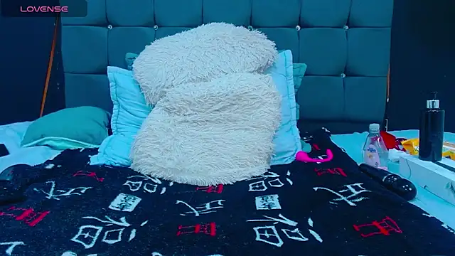 mia_xx1's cam snapshot