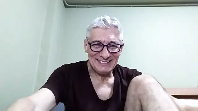 BIGUNCUTHARDCOCK live sex cam