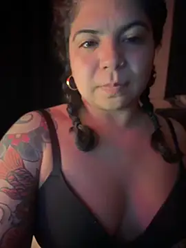 kimmiakiss22's web cam