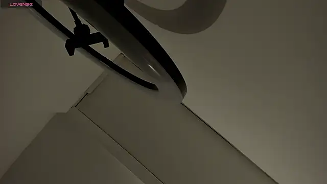 ALICEPOIXXXON live sex cam