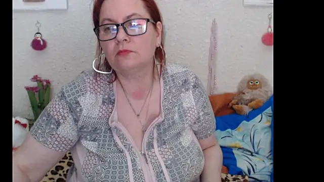 PlayfullMature's cam snapshot