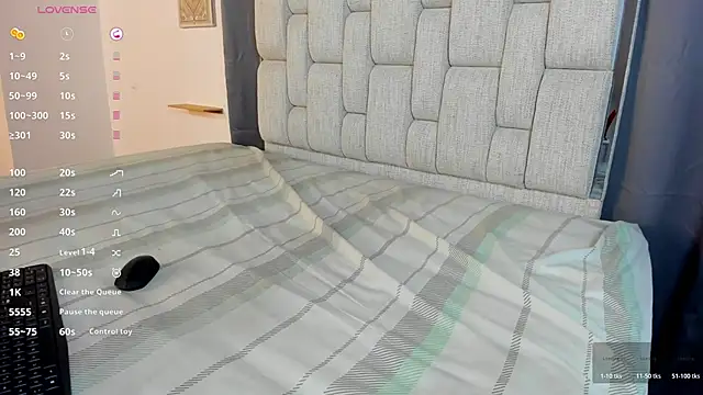 kalila_latif's cam snapshot