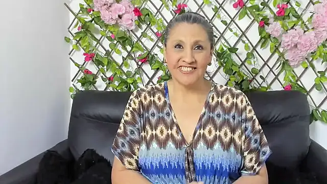 merlyna_goldens's cam snapshot