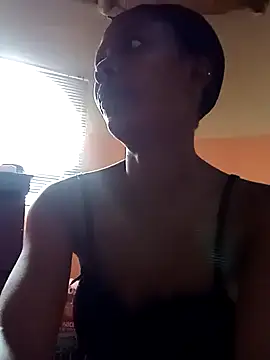 Pretty_miss_devilxxx35's cam snapshot