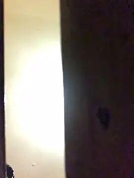 SmallGoodNut live sex cam