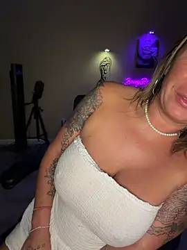 bossyroxy84 live sex cam