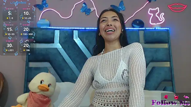 Roxan_Fox-'s cam snapshot