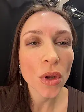 ZaraHill live sex cam