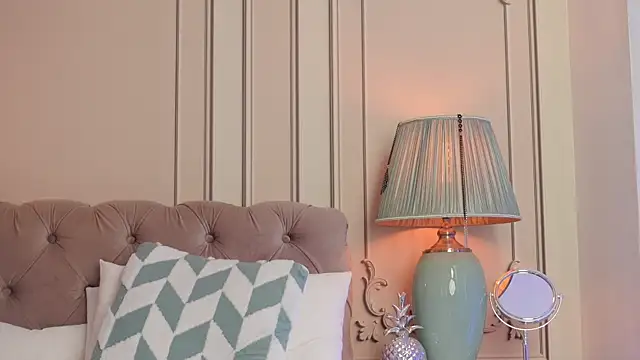 MayaVixxen's cam snapshot