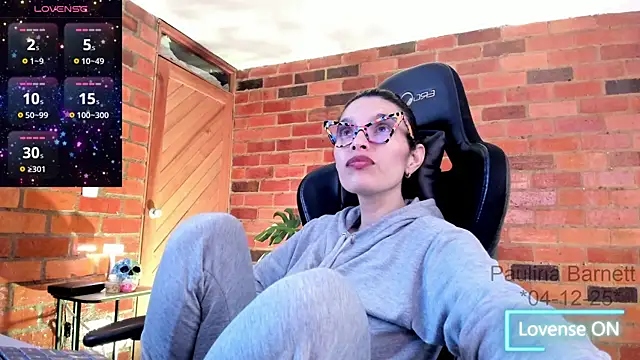 paulinabarnett-'s cam snapshot