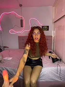 PrettyChloe_'s cam snapshot