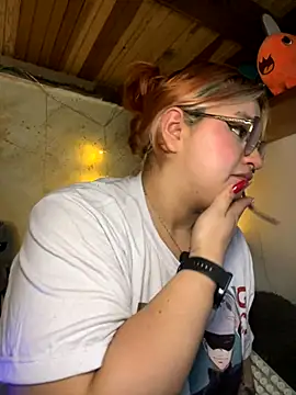 Sophia_Weest99's cam snapshot