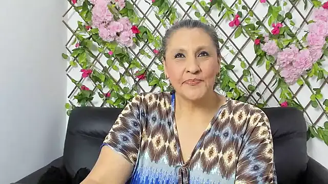 merlyna_goldens's cam snapshot