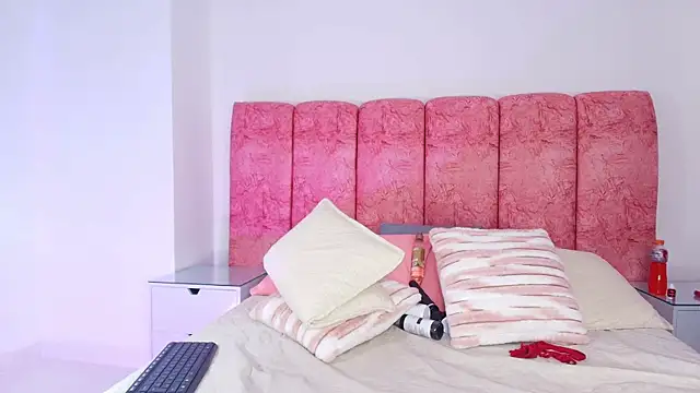 emmacurvy's cam snapshot