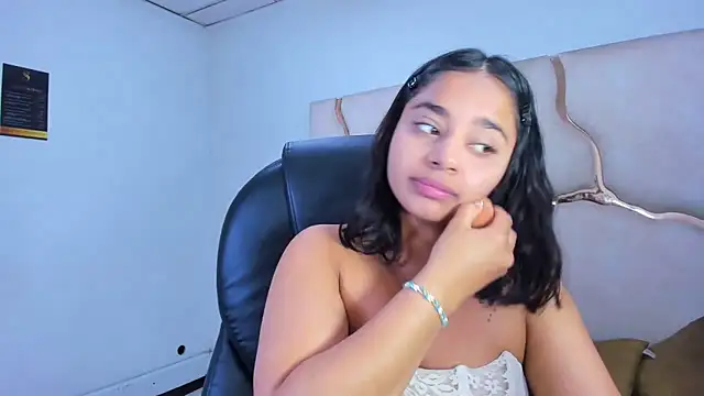 ScarletDoll's cam snapshot