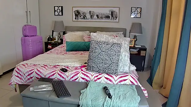 NaughtyKelly28's cam snapshot