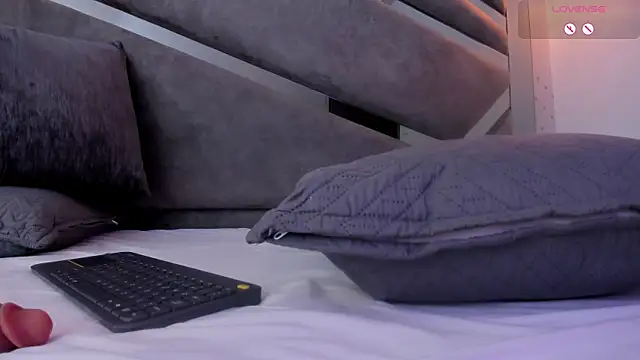 Lilyh_Zulu's cam snapshot