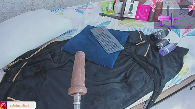 sabrina_shark_'s cam snapshot