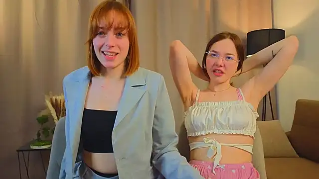 LucreciaAsters's cam snapshot