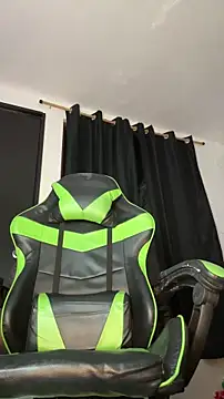 cowgirllyx live sex cam