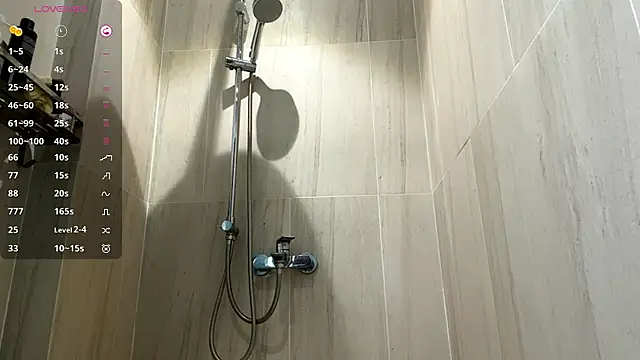 LezlieGreet live sex cam