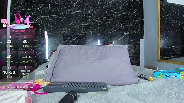 Yaya____11's cam snapshot