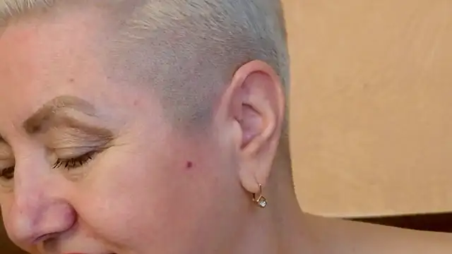 LadyPosh's cam snapshot