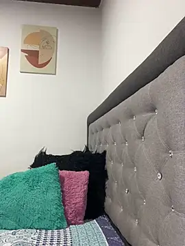 Melanyprada live sex cam