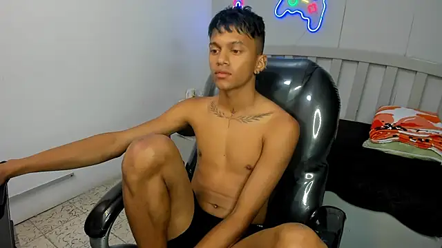 loistwink_ live sex cam