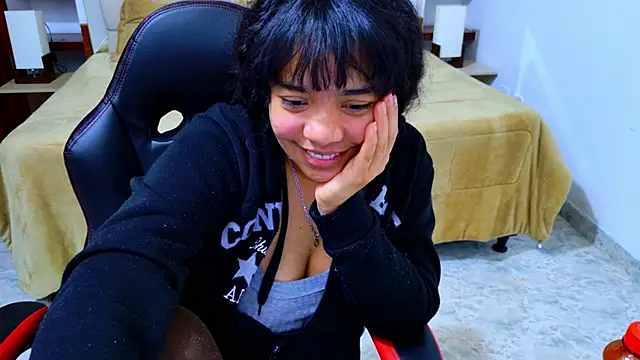 laureentt_'s cam snapshot