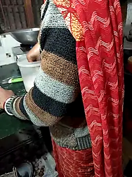 COUPLLE_VILLAGE's cam snapshot