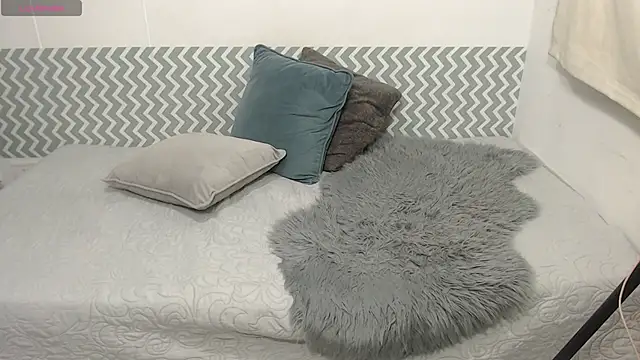 EmilyCoy_'s cam snapshot