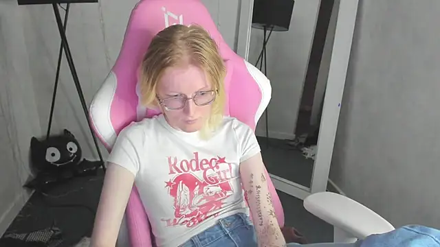 ElizabethHarpper's cam snapshot