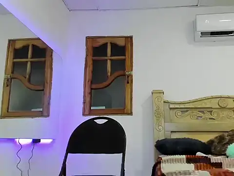 dr_jolie_'s cam snapshot