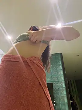 MooonReal's cam snapshot