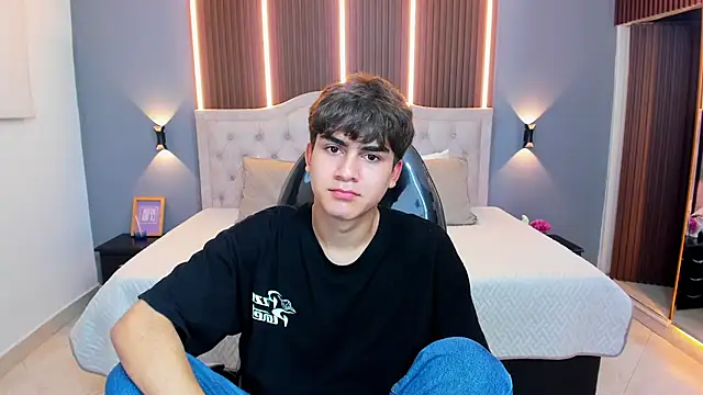 Tommy18__'s cam snapshot