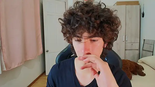 Nude_Boy18's cam snapshot