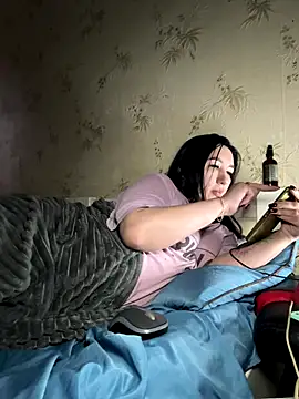 Naughtbaby_2025's cam snapshot