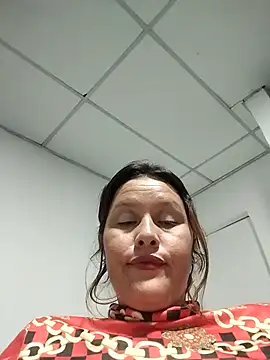 Paola-Lond live sex cam