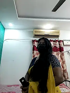 tamil-aunt's cam snapshot