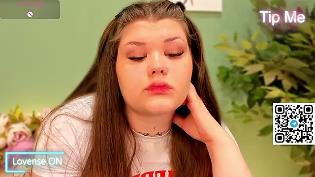 elle_one's cam snapshot