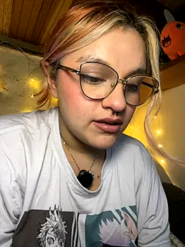 Sophia_Weest99's cam snapshot