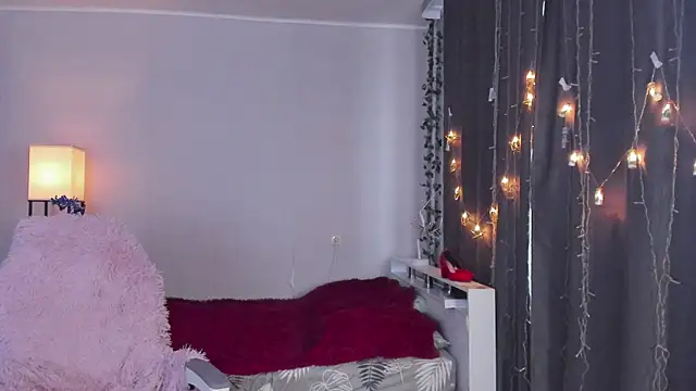 ReddHotPipper's cam snapshot