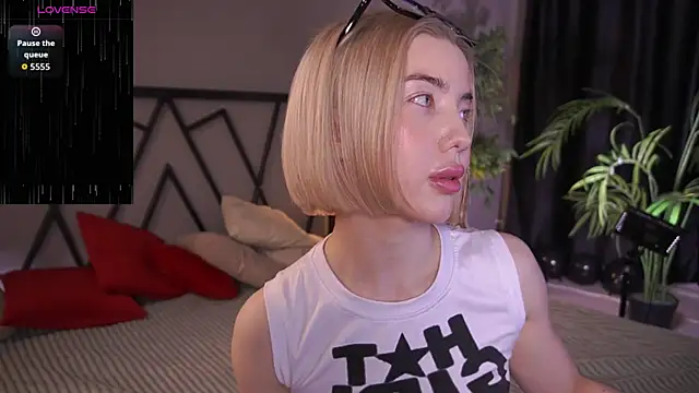 LindaThacker's cam snapshot