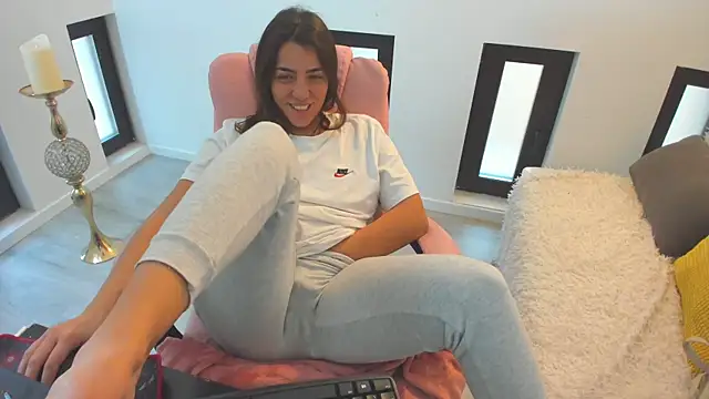 Dyana_Kaylinn's cam snapshot