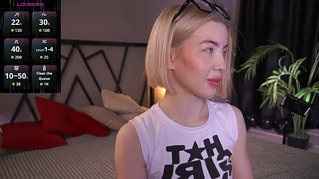 LindaThacker's cam snapshot