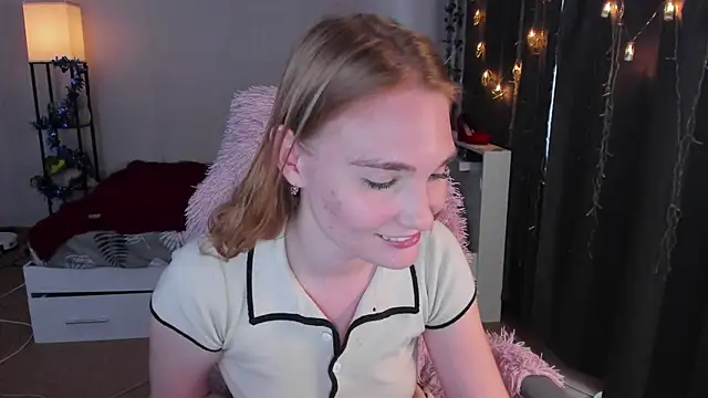 ReddHotPipper's cam snapshot