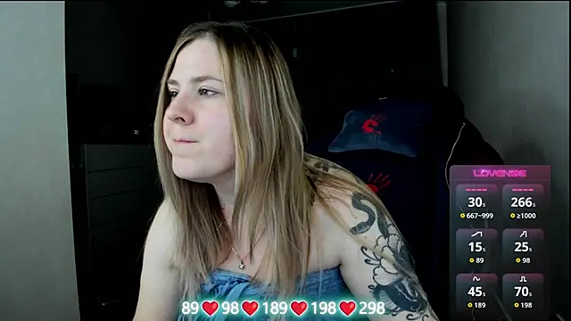 Olivia_Munk's cam snapshot