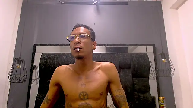 Jose_Smoke live sex cam